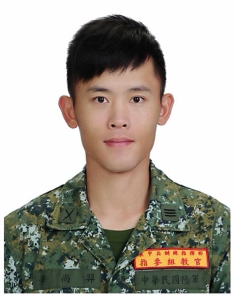 少校教官 辛尚羿